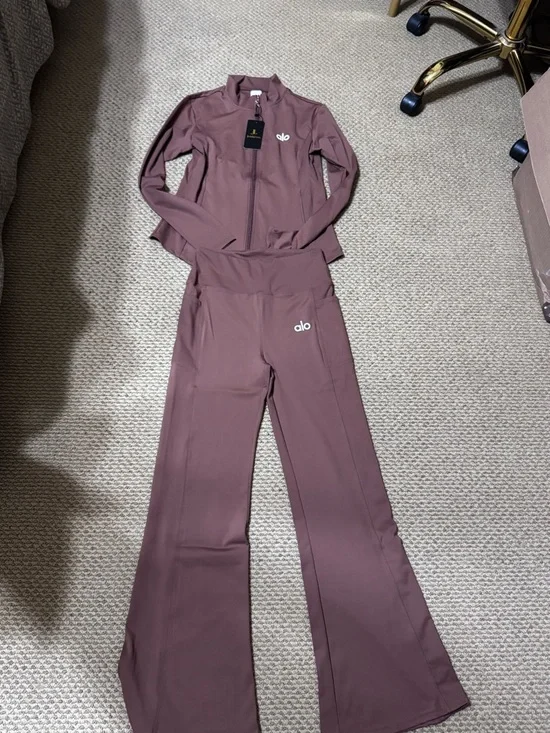 Mauve Activewear Set (Inspired) – 2 Piece Set - Picture 2 of 5